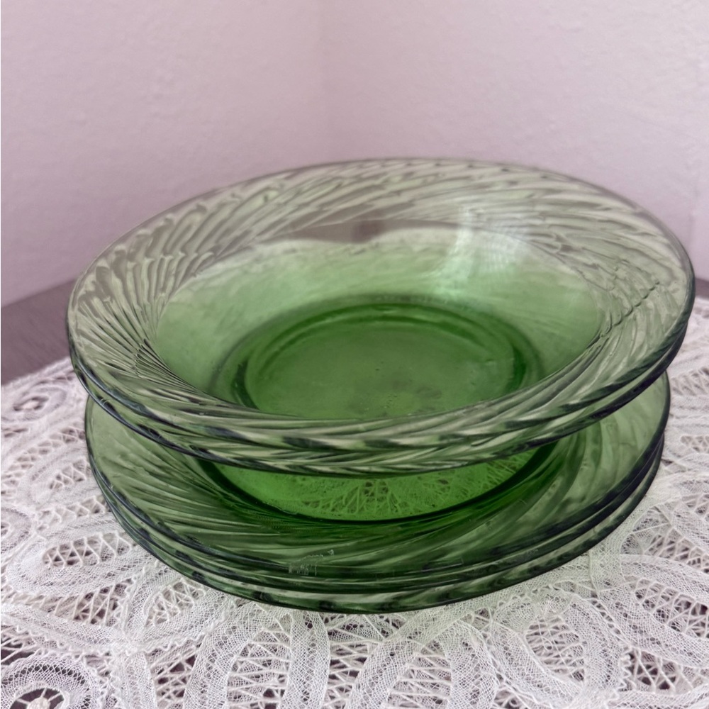 Vintage Pyrex Spring Green Festiva 
Bowls Swirl Glass Cereal Soup
Salad Retro